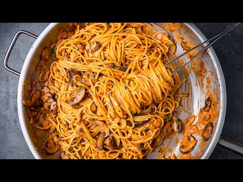This Creamy Mushroom Pasta has the most flavor of any dish I&#039;ve ever made like this...